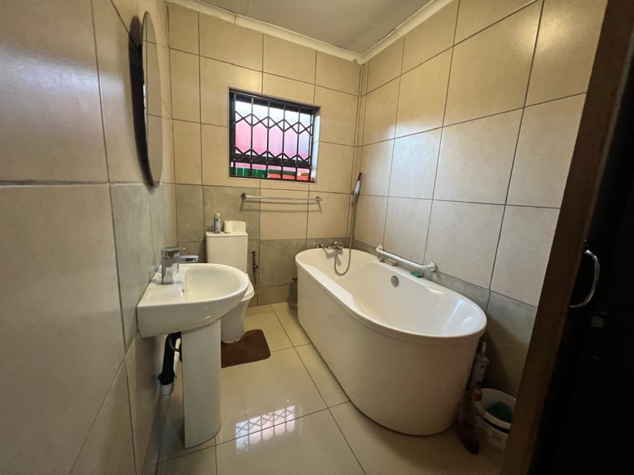 3 Bedroom Property for Sale in Blomanda Free State